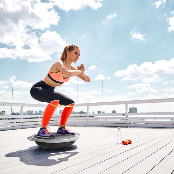 Platforma do balansowania półpiłka do ćwiczeń CoreBalance + pompka 2w1 Gymtek