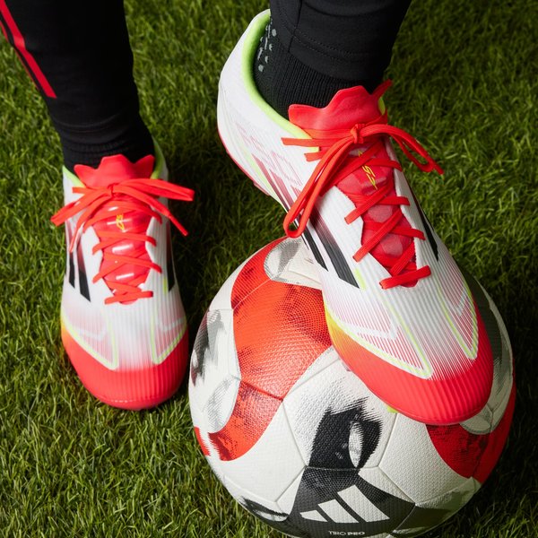 Buty piłkarskie, korki F50 League FG/MG Adidas - white