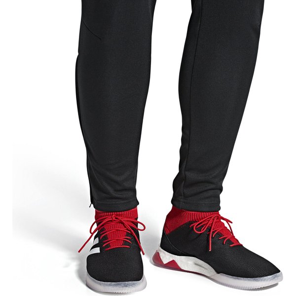 Buty piłkarskie Predator Tango 18.1 TR Adidas - core black/cloud white/red