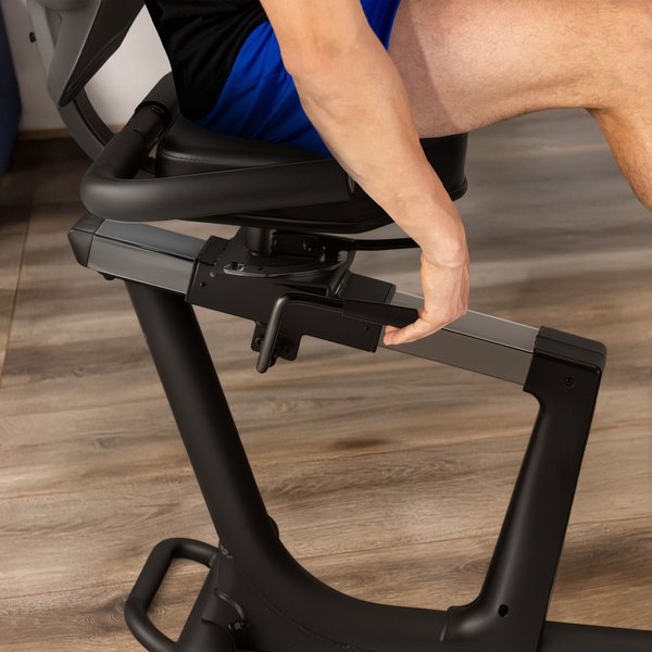 Rower poziomy z obrotowym siedziskiem XBR8000 Gymtek
