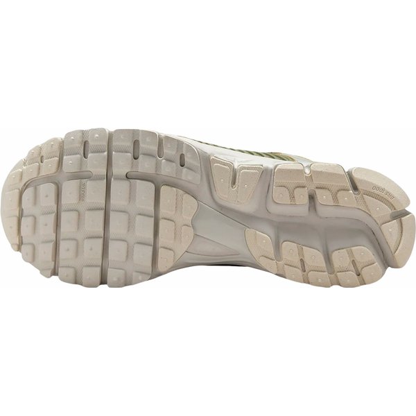 Buty Zoom Vomero 5 Nike