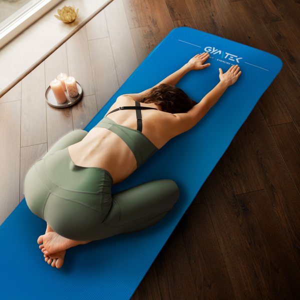 Mata do ćwiczeń, jogi NBR 1,5cm Gymtek - niebieska