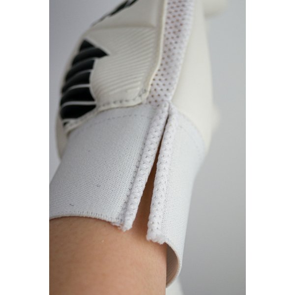 Rękawice bramkarskie juniorskie Legacy Arrow Solid Reusch - white