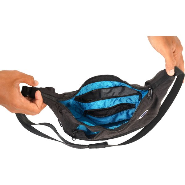 Saszetka, nerka Upcycled Sling Bag Ticket To The Moon - black