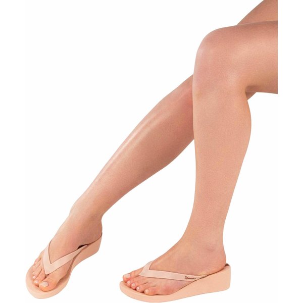 Klapki, japonki na koturnie Selfie Fem Ipanema - różowe