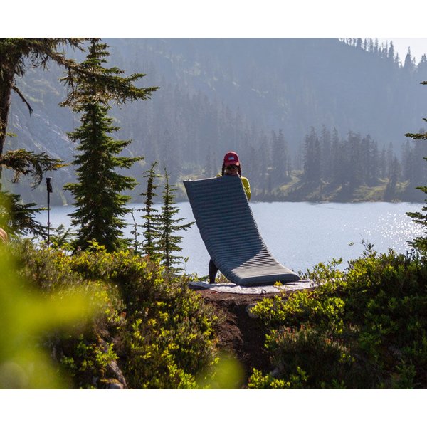 Materac samopompujący NeoAir Topo 51x183x7,6cm Thermarest