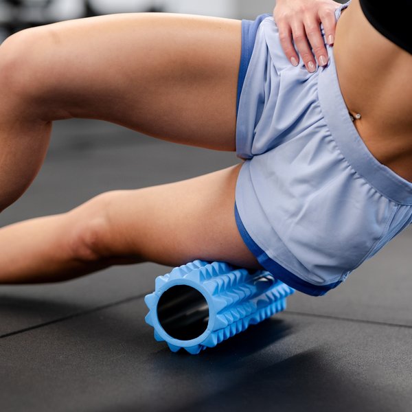 Wałek, roller do masażu z wypustkami II EVA Gymtek - niebieski