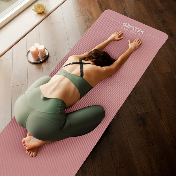 Mata do ćwiczeń, jogi NBR 1,5cm Gymtek - różowa