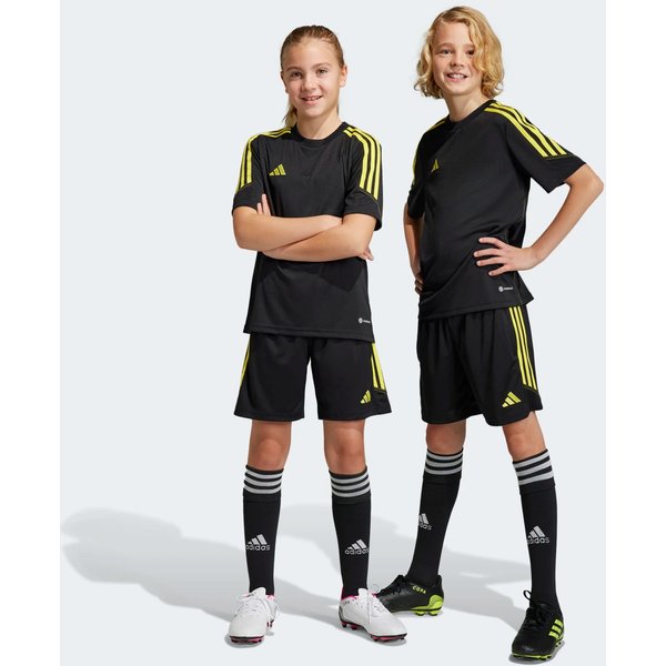 Spodenki juniorskie Tiro 23 Club Training Adidas - czarnyżółty
