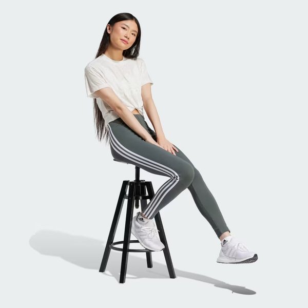 Koszulka damska Future Icons Winners Tee Adidas - biała