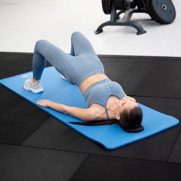 Mata do ćwiczeń, jogi NBR 1,5cm Gymtek - niebieska