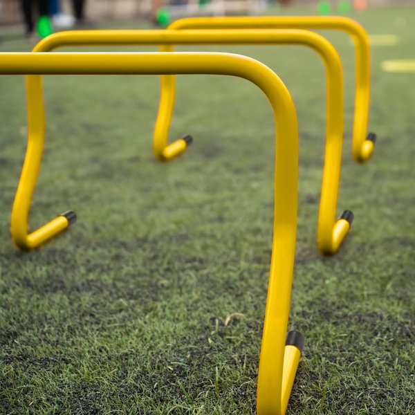 Płotek treningowy 23cm Outtec - żółty